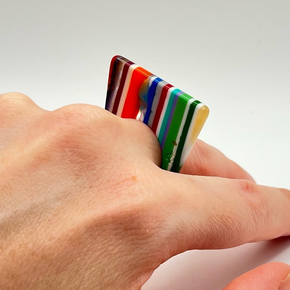 Colorful Striped Resin Statement Ring Geometric Triangle Bold Carlos Sobral - Picture 5 of 5